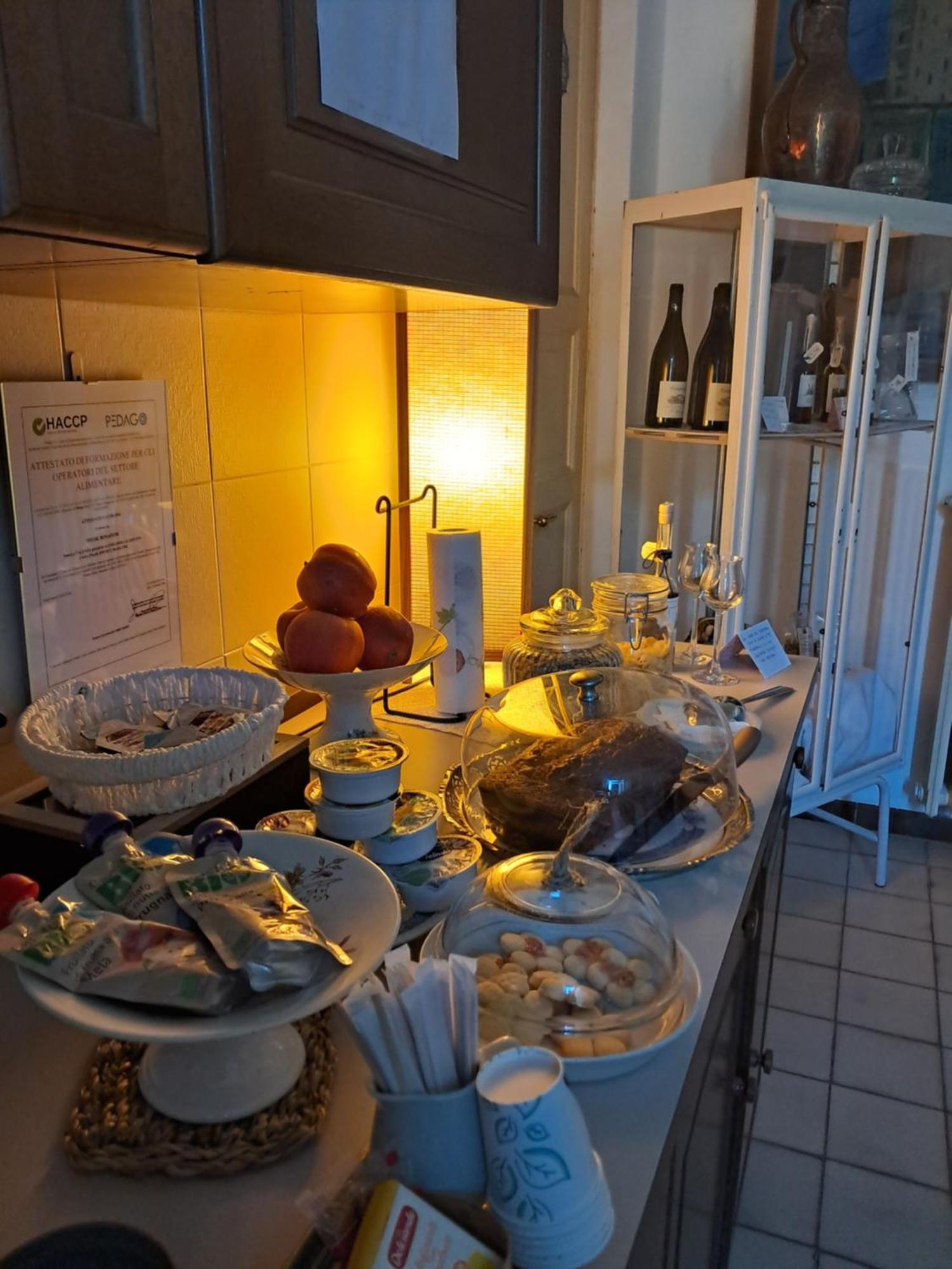 Bed & Breakfast Chiara San Sebastiano Curone Bagian luar foto